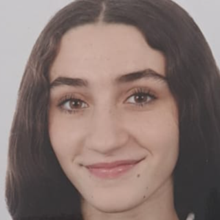 PAULA FERNANDEZ LA LUETA